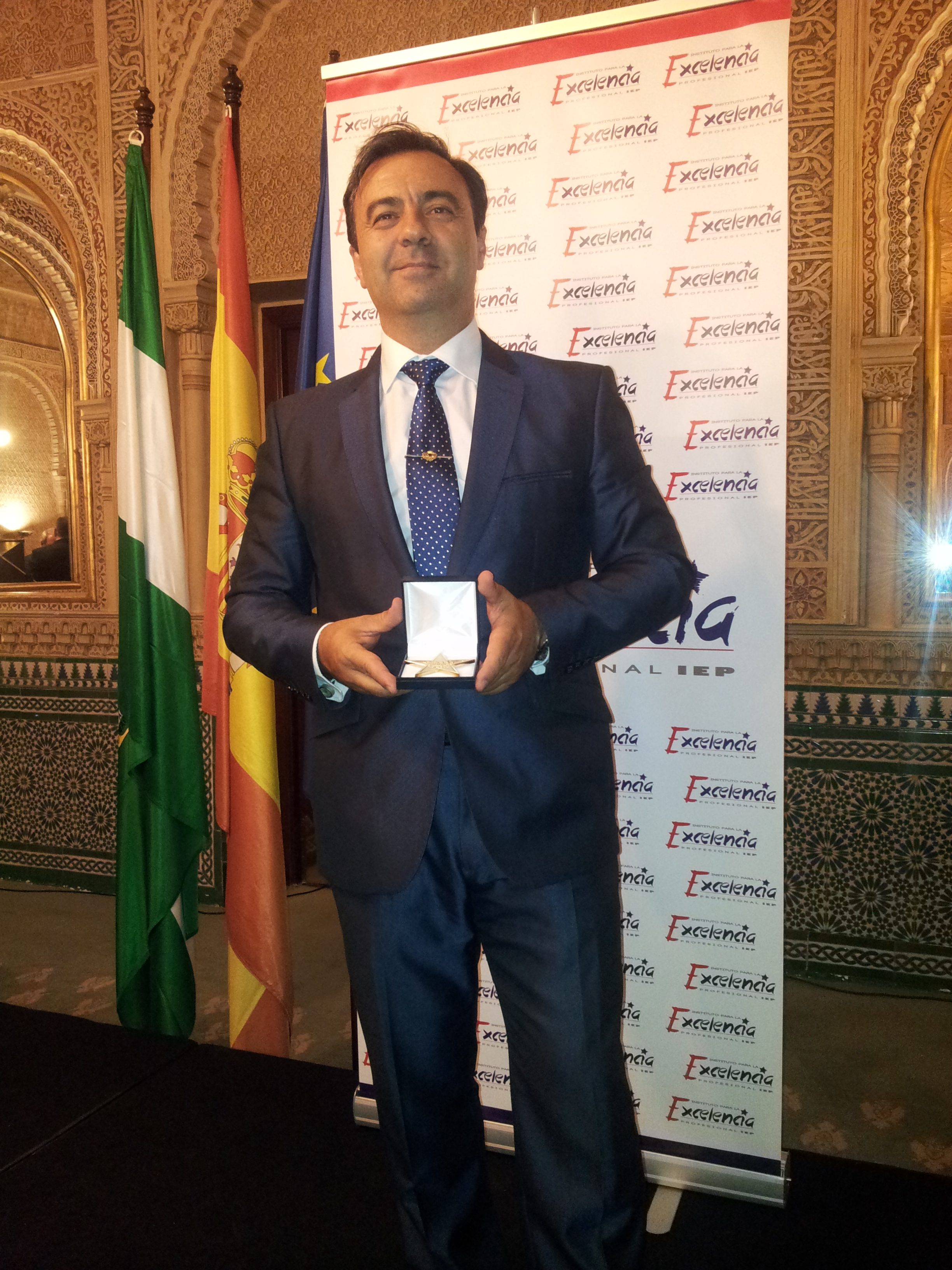 SAM Abogados recibe el prestigioso galardón “Estrella de Oro” a la Excelencia Profesional del Instituto para la Excelencia (IEP)